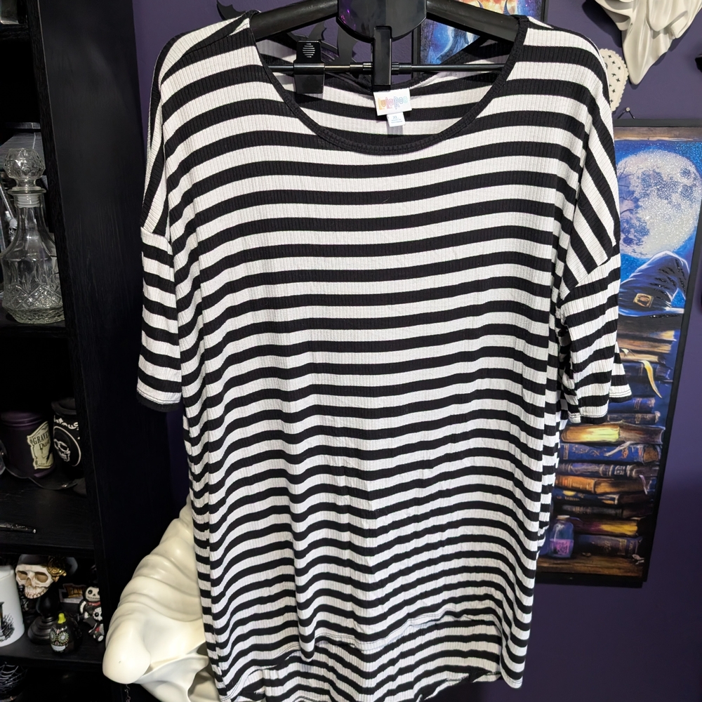 LuLaRoe Black and White Striped Short Sleeve Top